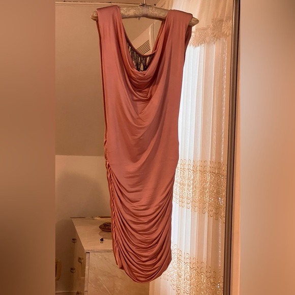 Chain back dress - Picture 2 of 3